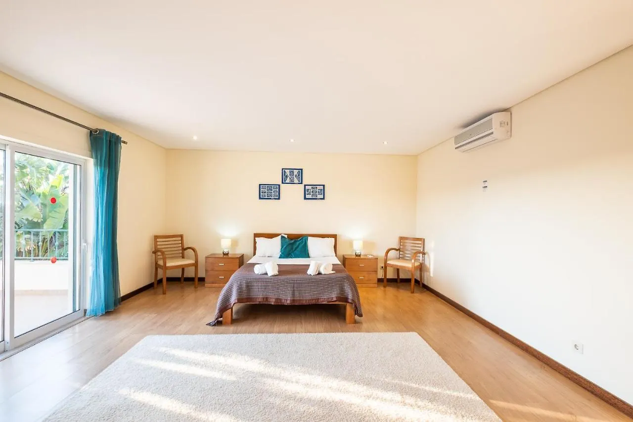 Villa Cordeiro - Heated Pool - Free Wi-Fi - Air Con Guia