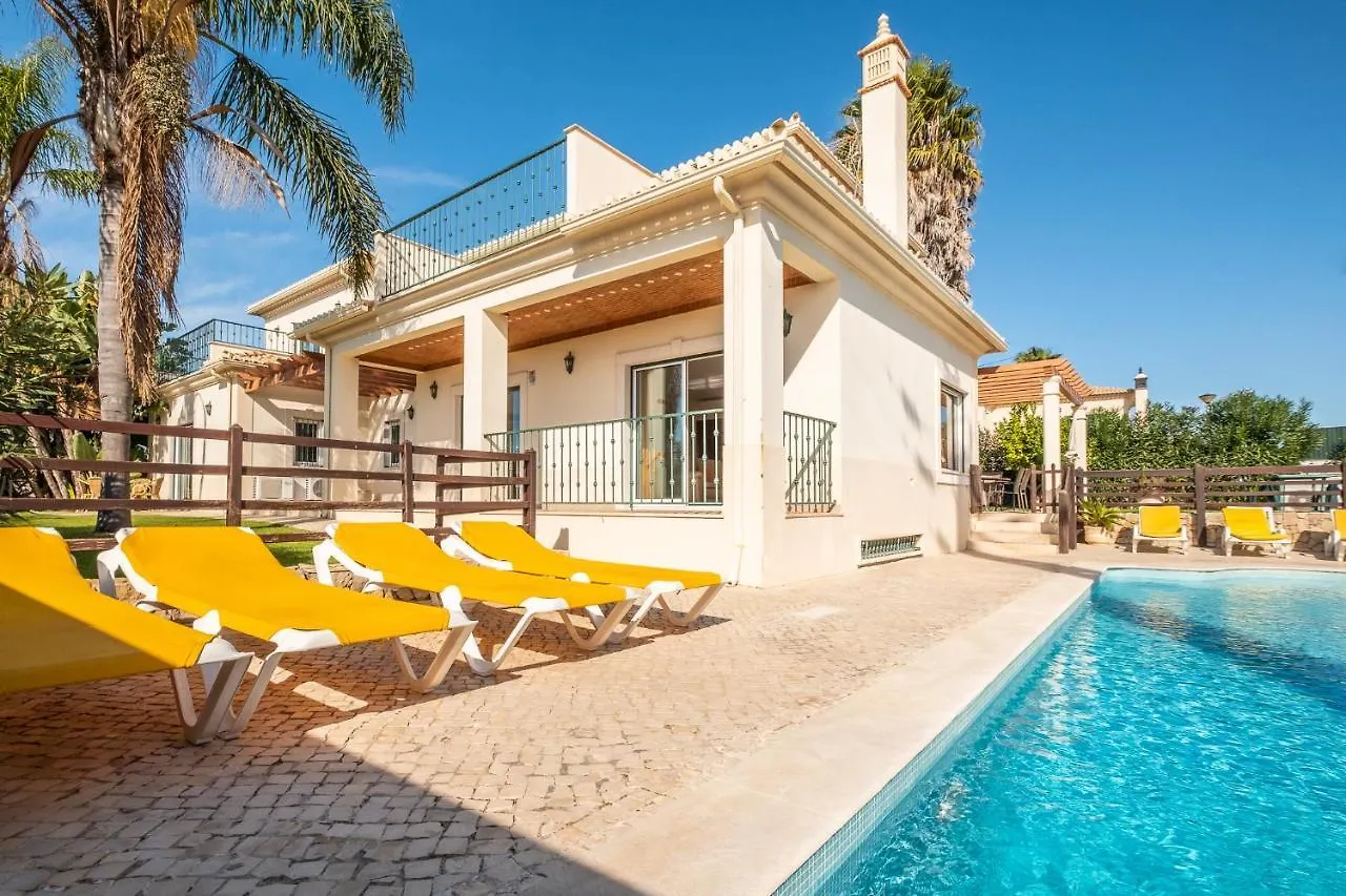 Villa Cordeiro - Heated Pool - Free Wi-Fi - Air Con Guia  0*, Guia (Faro) Portugal